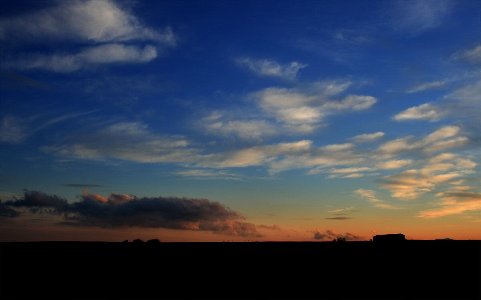 九游网游官网-高校足球比赛中出现新颖战术引讨论，高校足球发展的目的及意义