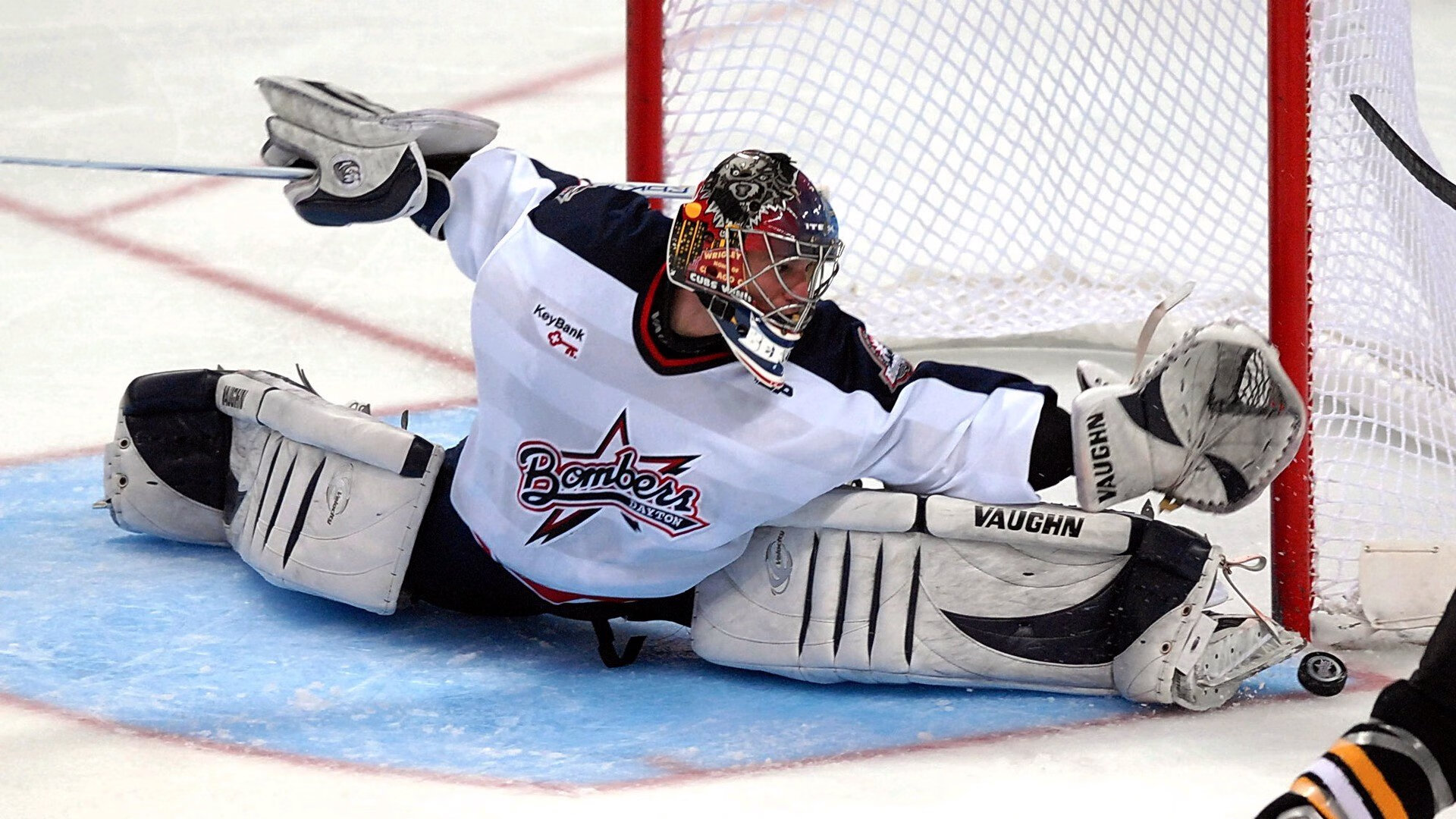 《电竞战队管理揭秘：如何打造一支冠军团队》，电竞战队在哪里训练